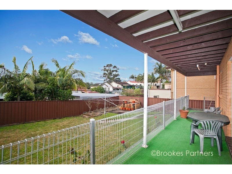 6 Henry Lawson Drive, Peakhurst NSW 2210