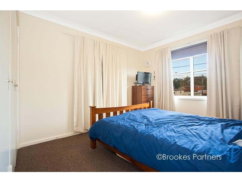 6 Henry Lawson Drive, Peakhurst NSW 2210