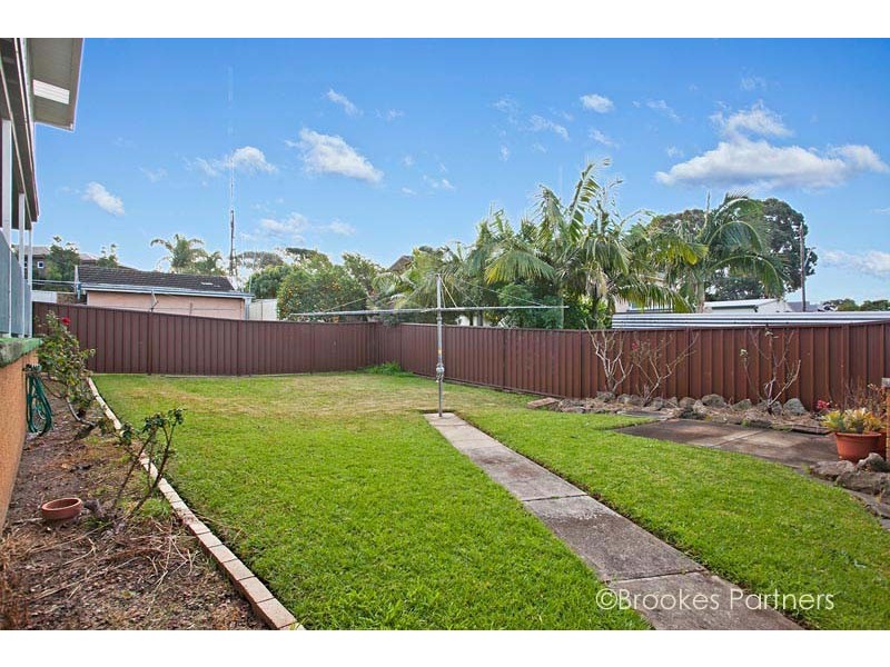 6 Henry Lawson Drive, Peakhurst NSW 2210