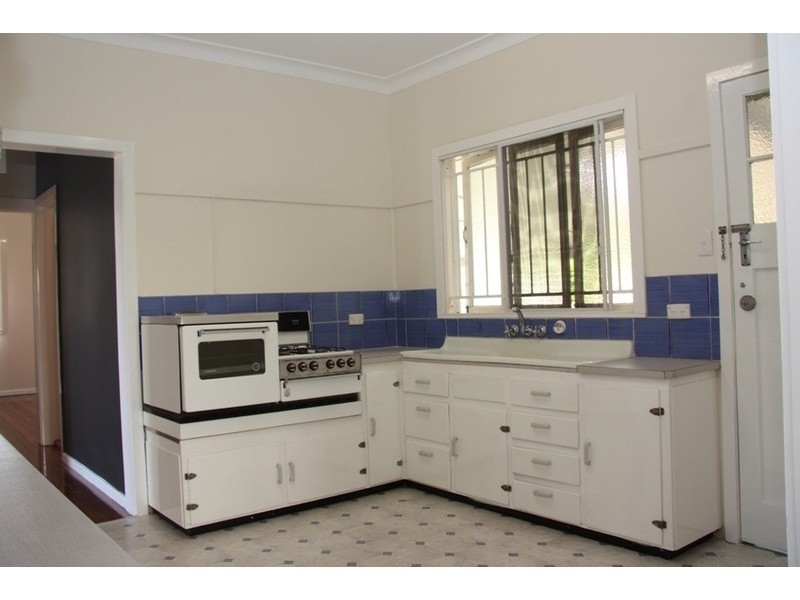 111 Watson Street, Camp Hill QLD 4152