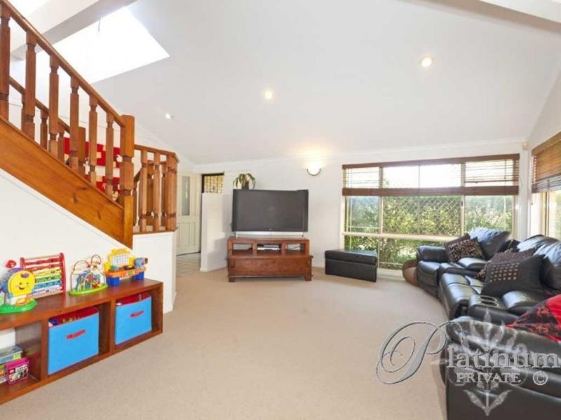 47 Holborn Crescent, Carindale QLD 4152