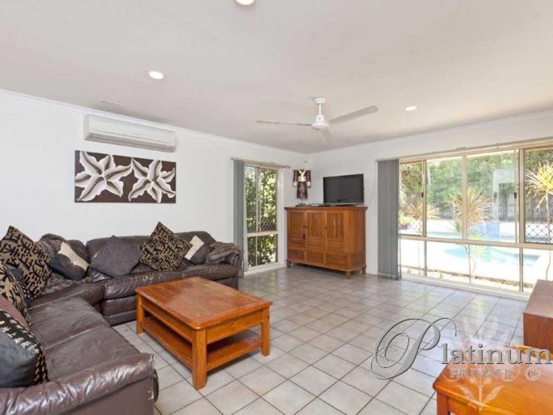 47 Holborn Crescent, Carindale QLD 4152