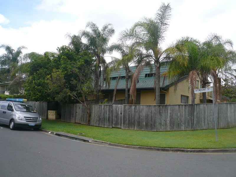 2/3 Ivymount Street, Nathan QLD 4111
