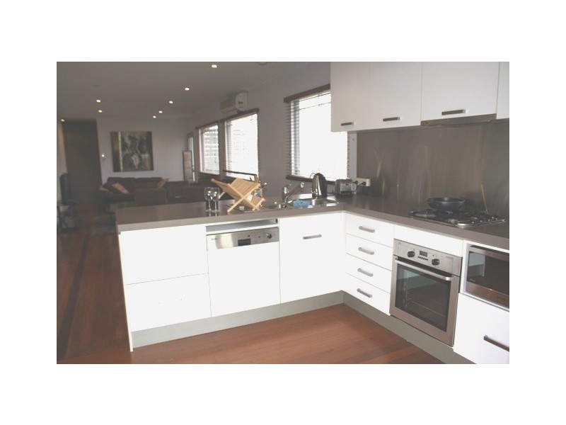 27 Arrol Street, Camp Hill QLD 4152