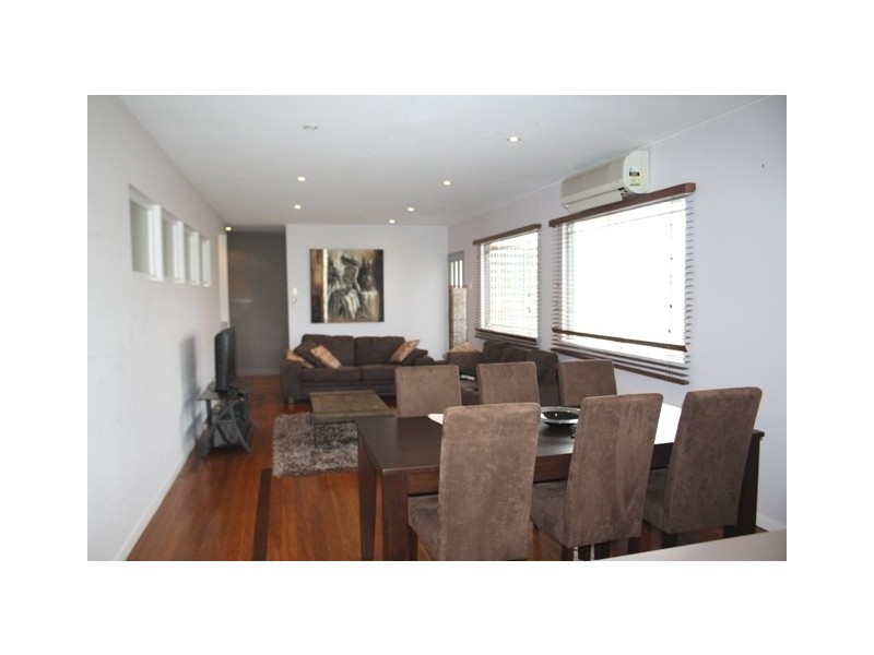 27 Arrol Street, Camp Hill QLD 4152