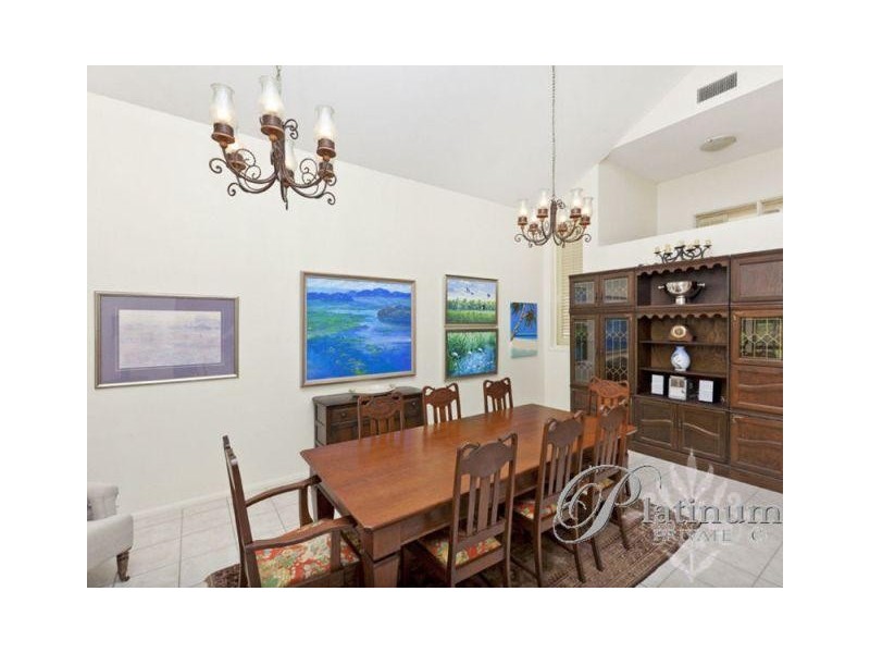 52 Flametree Crescent, Carindale QLD 4152