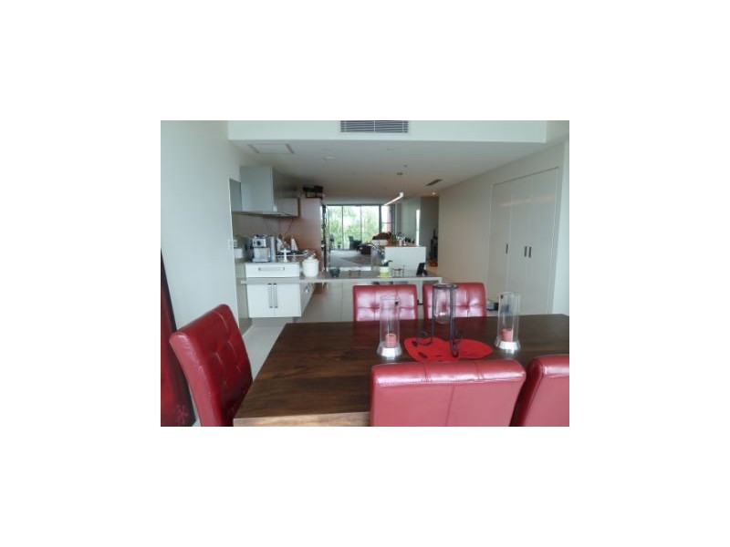 205 King Arthur Tce, Tennyson QLD 4105