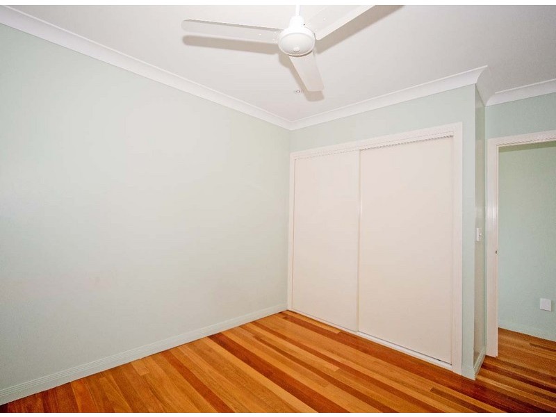 17 Waverley Road, Camp Hill QLD 4152