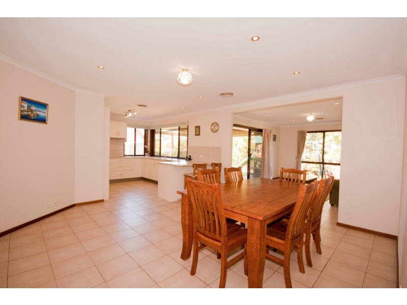 6 Kennet Place, Carina QLD 4152