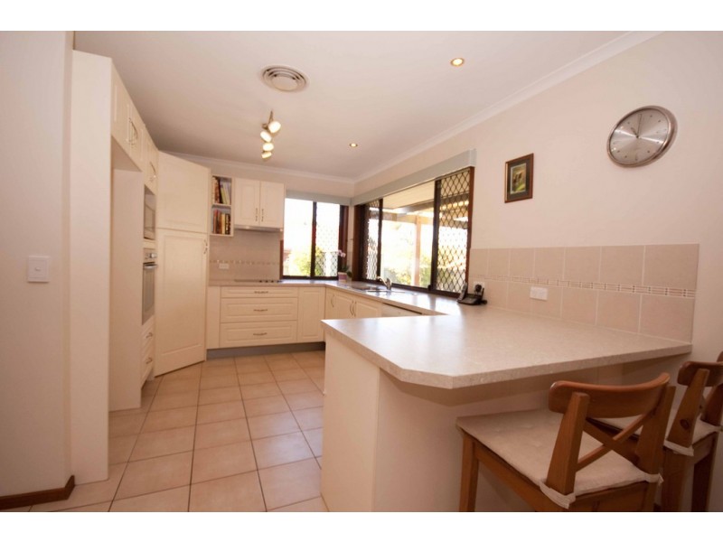 6 Kennet Place, Carina QLD 4152