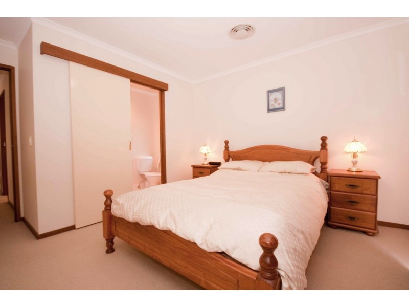 6 Kennet Place, Carina QLD 4152