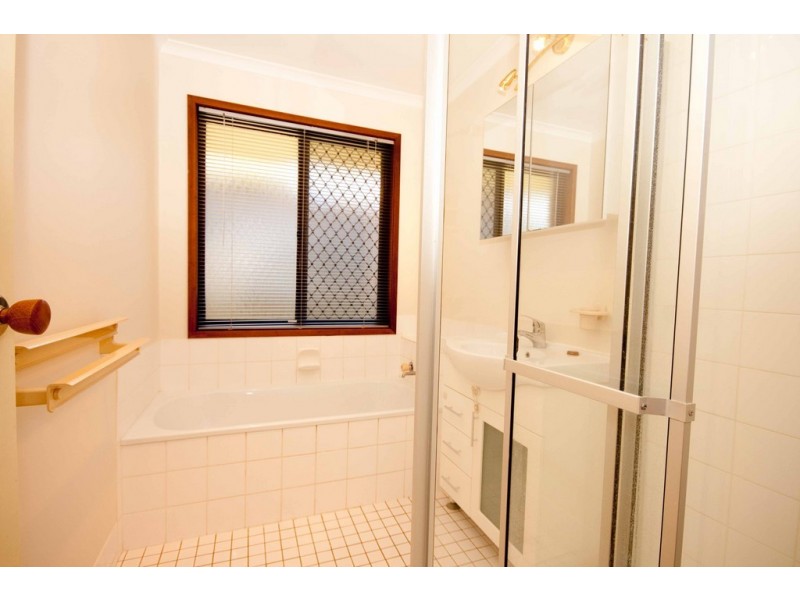 6 Kennet Place, Carina QLD 4152