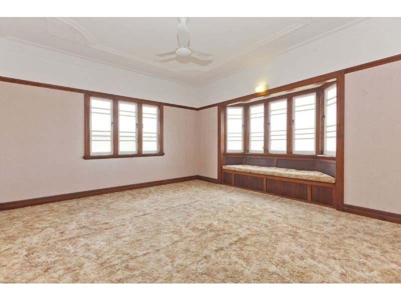 35 Raven Street, Camp Hill QLD 4152