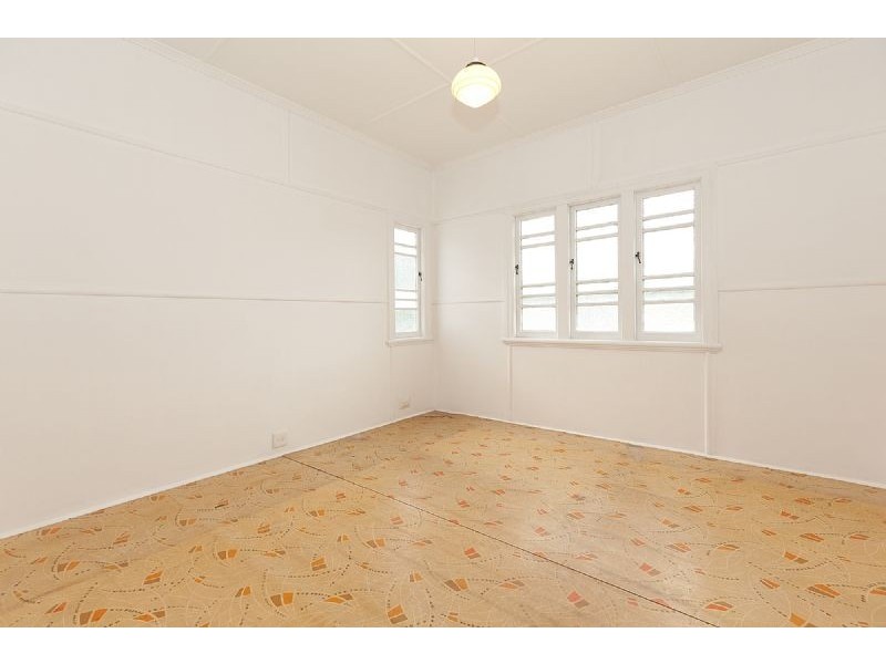 35 Raven Street, Camp Hill QLD 4152