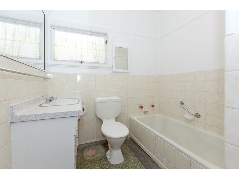 35 Raven Street, Camp Hill QLD 4152