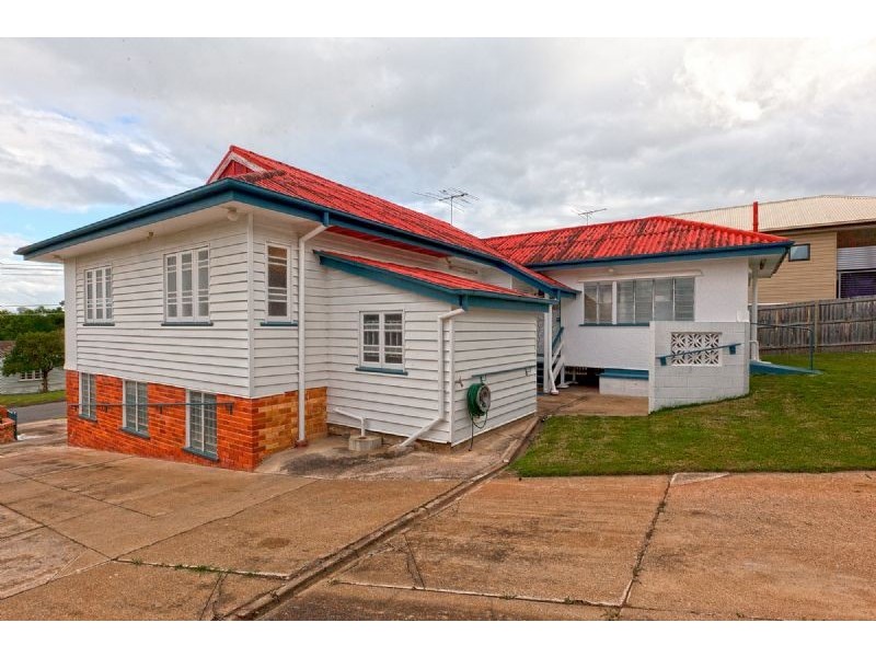 35 Raven Street, Camp Hill QLD 4152