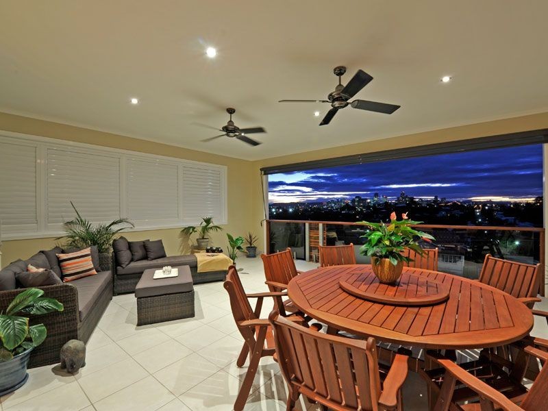 43 Power Street, Norman Park QLD 4170