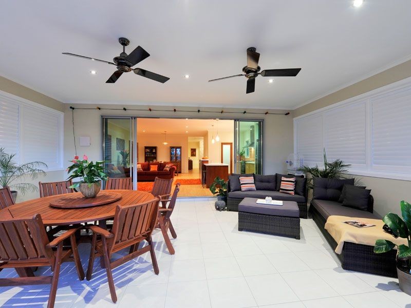 43 Power Street, Norman Park QLD 4170