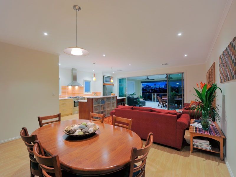 43 Power Street, Norman Park QLD 4170