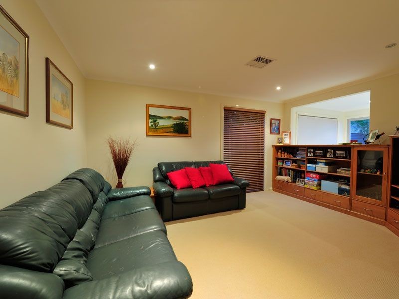 43 Power Street, Norman Park QLD 4170