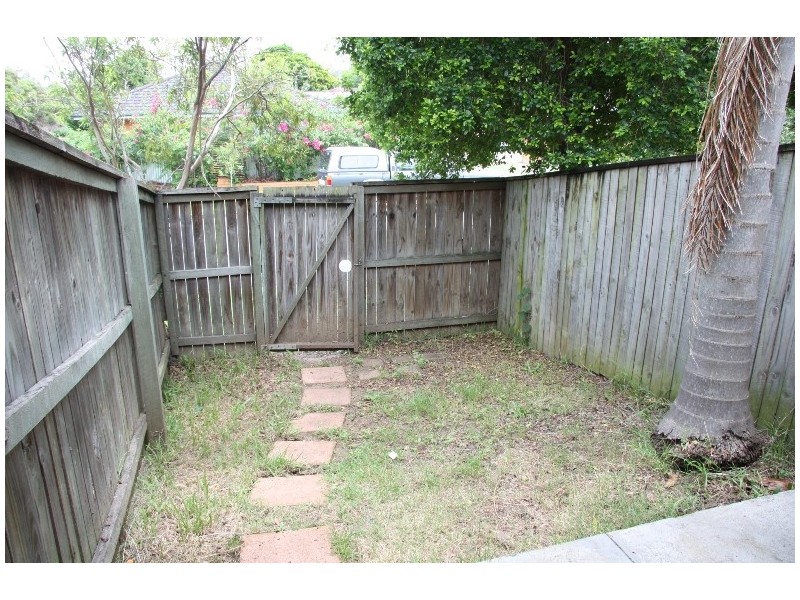 2/3 Ivymount Street, Nathan QLD 4111