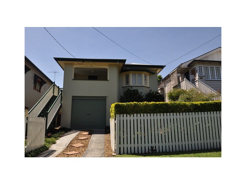 18 Lewis Street, Camp Hill QLD 4152