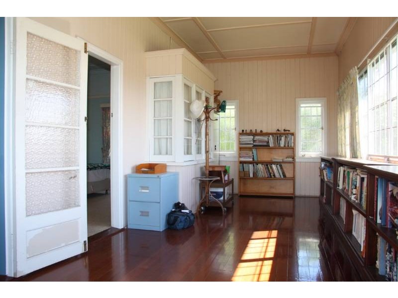 107 Newman Avenue, Camp Hill QLD 4152