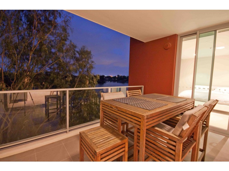 4308/205 King Arthur Tce, Tennyson QLD 4105