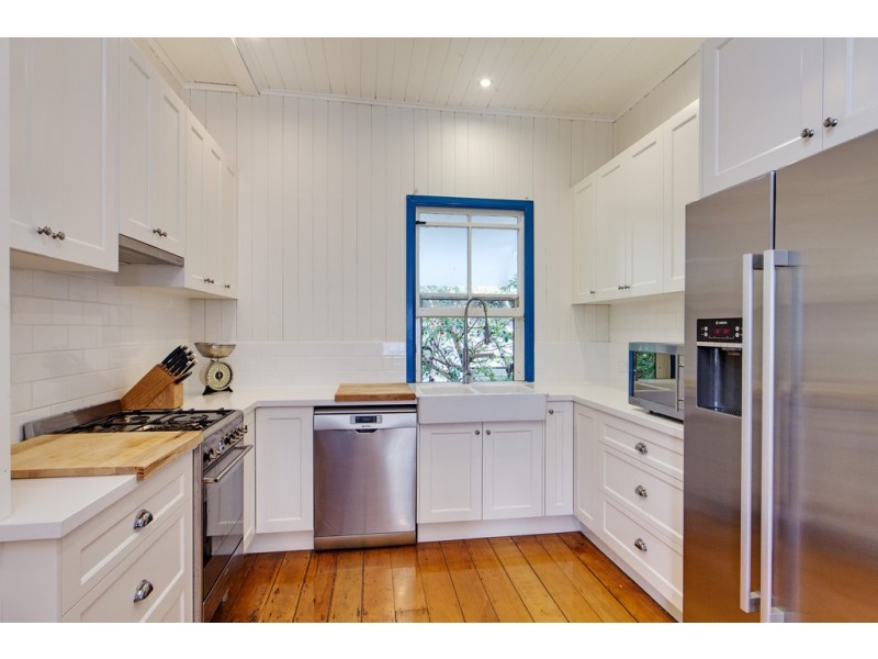 1287 Stanley Street East, Norman Park QLD 4170