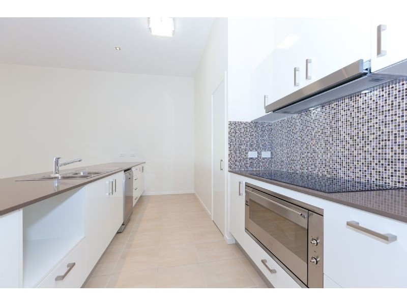 11 Wellstead Avenue, Coorparoo QLD 4151