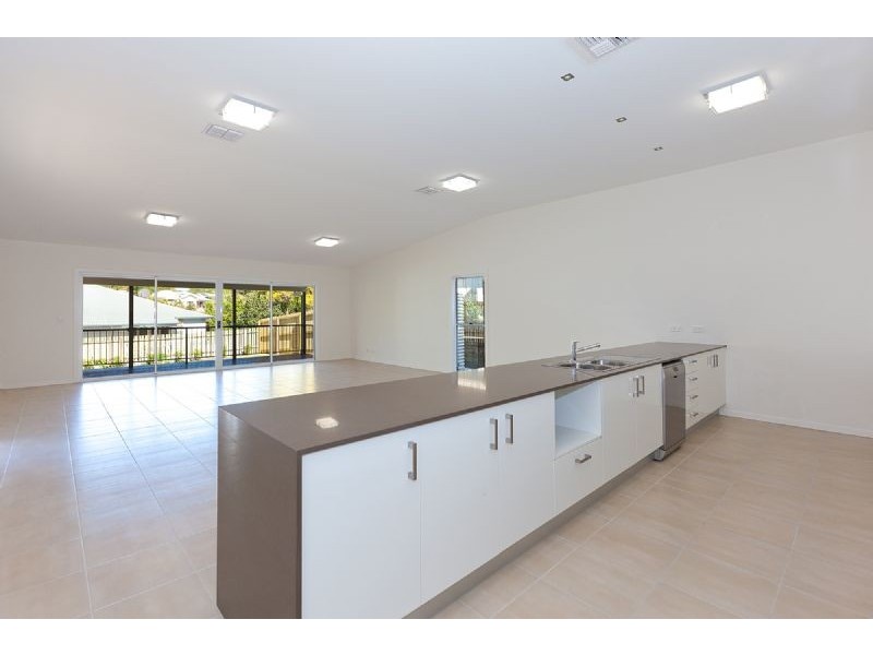 11 Wellstead Avenue, Coorparoo QLD 4151