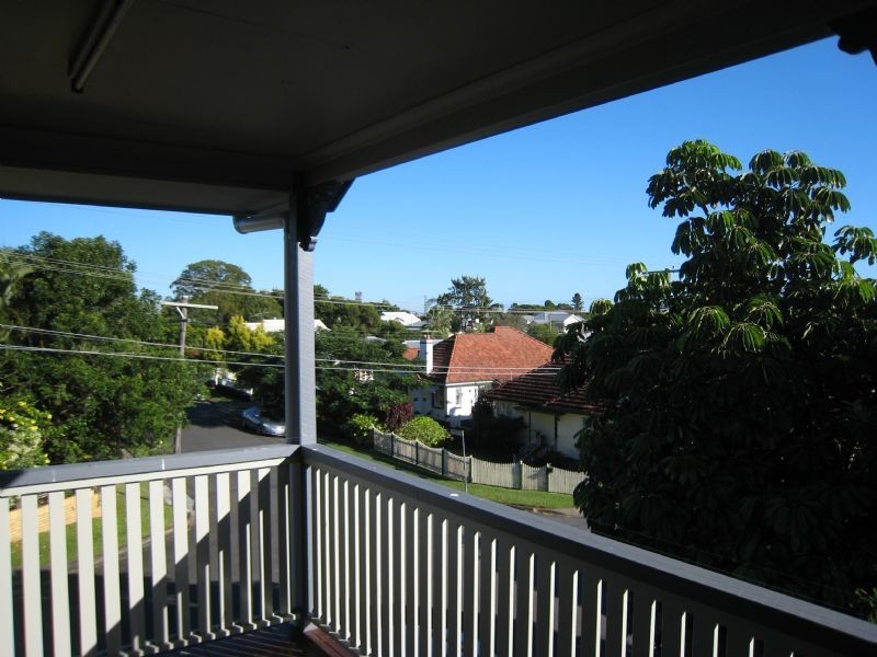 3 Dorothy Lane, Camp Hill QLD 4152