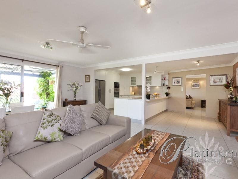 130 Cribb Road, Carindale QLD 4152