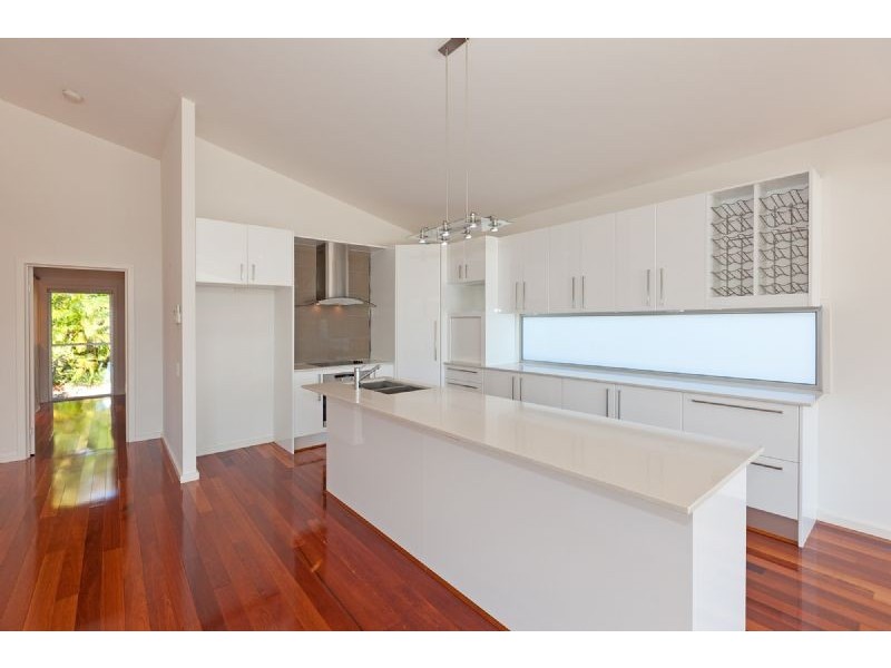 151 Macrossan Ave, Norman Park QLD 4170