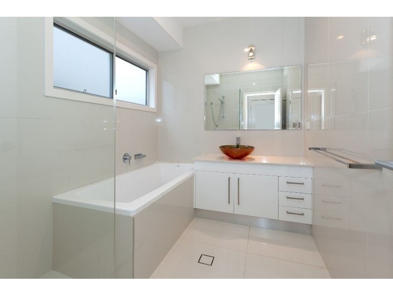 151 Macrossan Ave, Norman Park QLD 4170