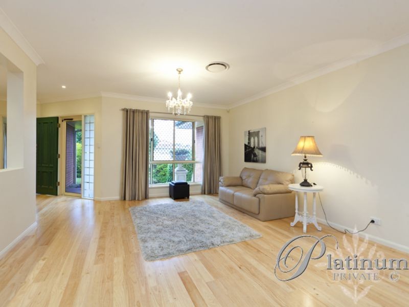 16 Currumbin Place, Carindale QLD 4152