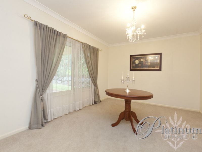 16 Currumbin Place, Carindale QLD 4152