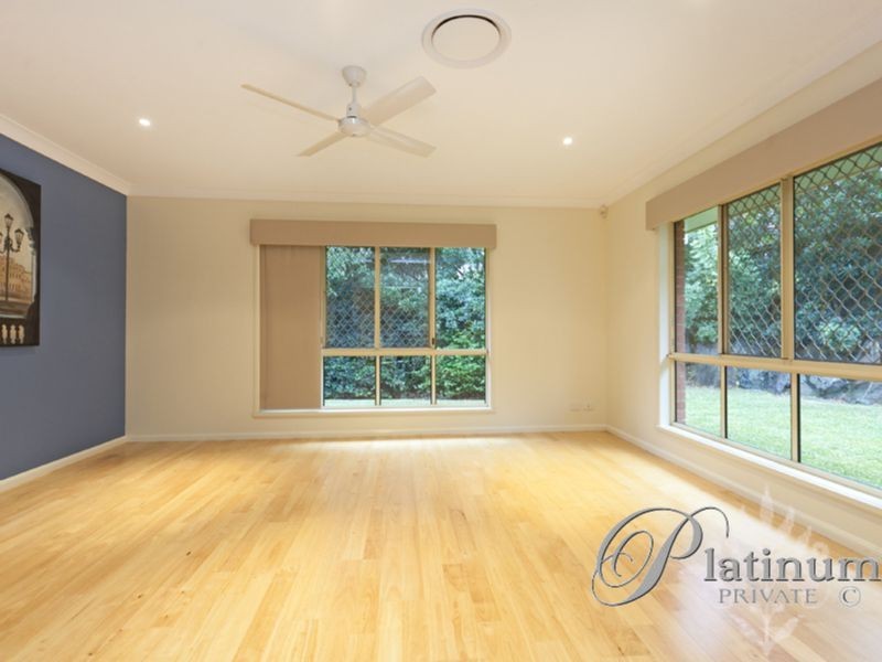 16 Currumbin Place, Carindale QLD 4152