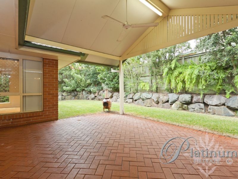 16 Currumbin Place, Carindale QLD 4152
