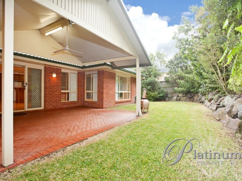 16 Currumbin Place, Carindale QLD 4152