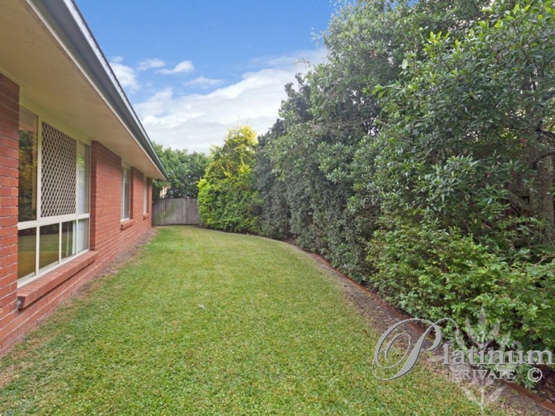 16 Currumbin Place, Carindale QLD 4152