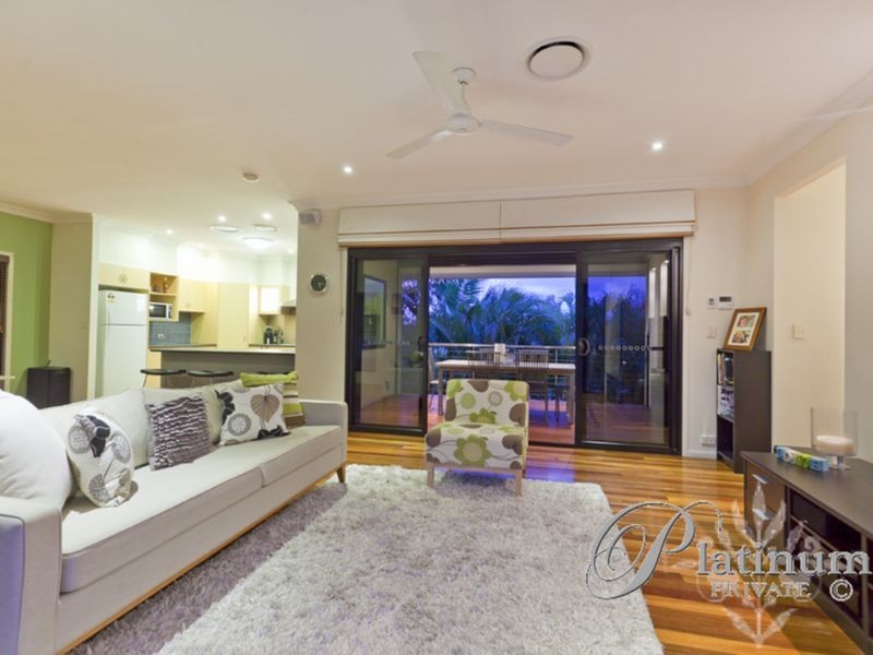 9 Spanish Court, Carindale QLD 4152