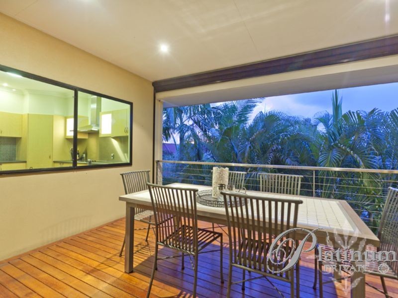 9 Spanish Court, Carindale QLD 4152