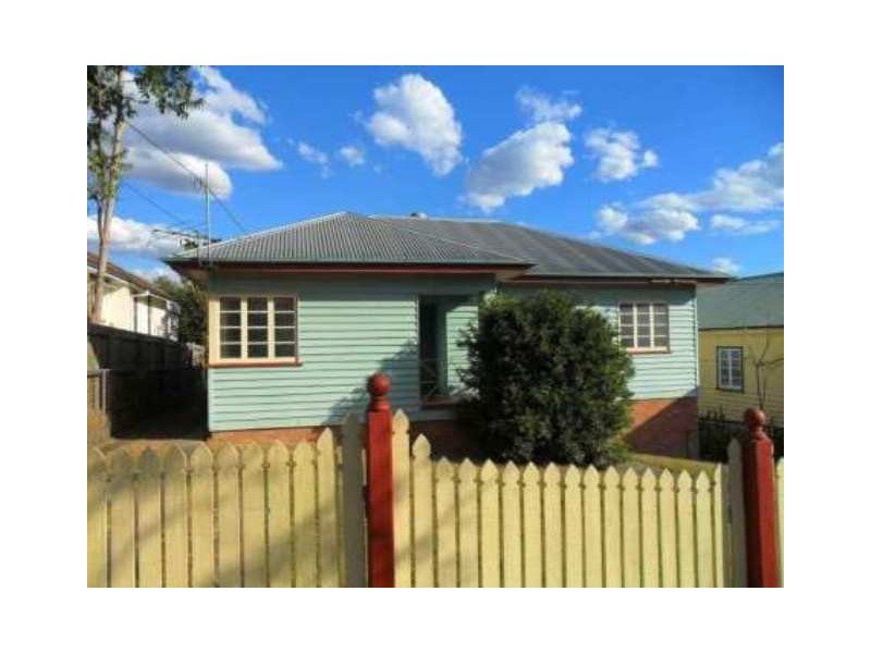 3 Henderson Street, Camp Hill QLD 4152