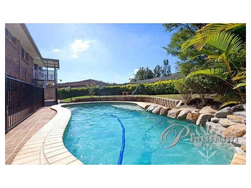 6 Lindisfarne Street, Carindale QLD 4152