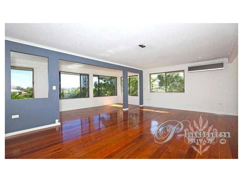 6 Lindisfarne Street, Carindale QLD 4152