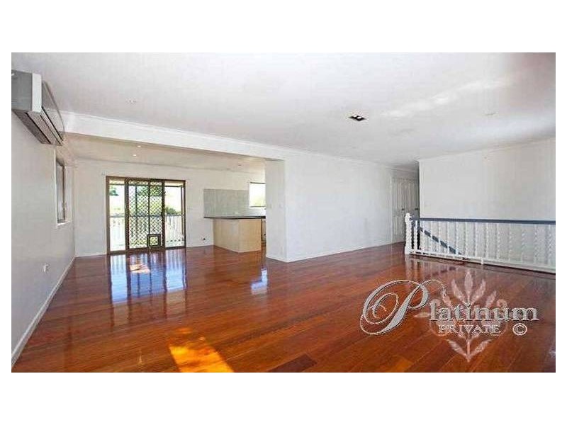 6 Lindisfarne Street, Carindale QLD 4152