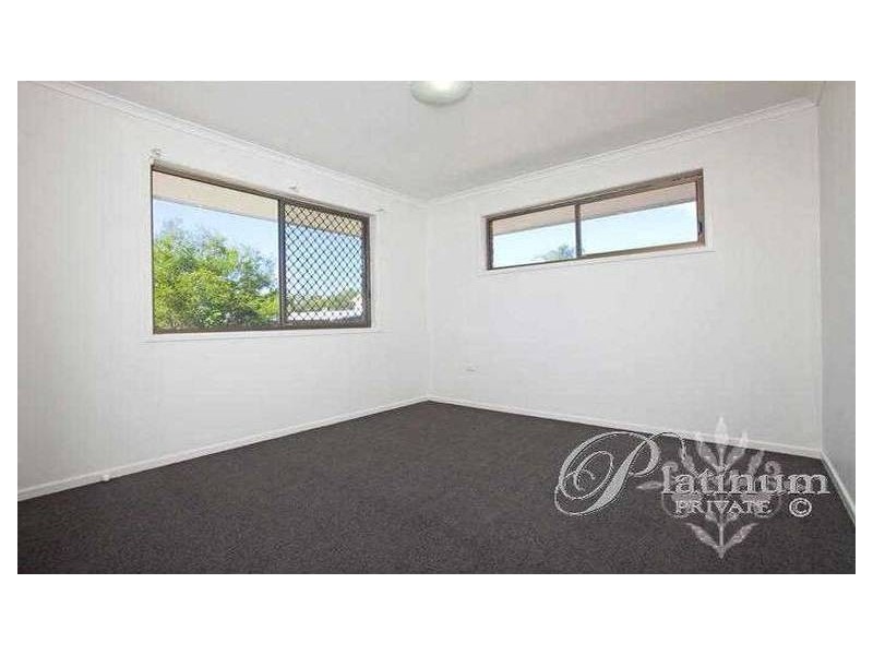 6 Lindisfarne Street, Carindale QLD 4152