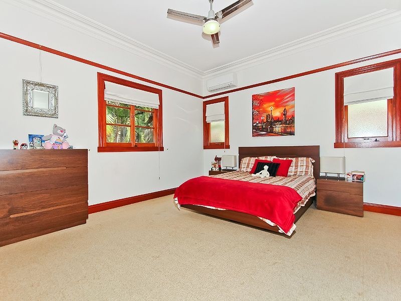 4 Baden Powell Place, Camp Hill QLD 4152