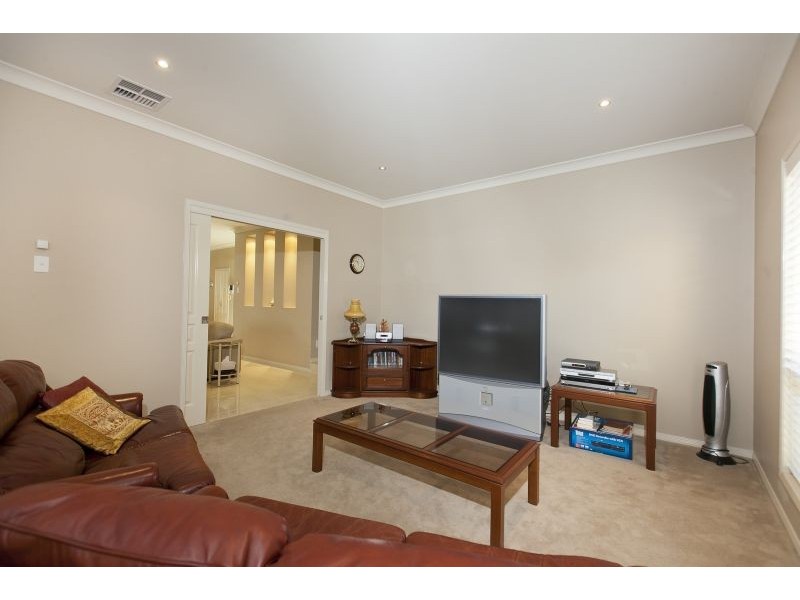 45 Ewer Street, Carindale QLD 4152